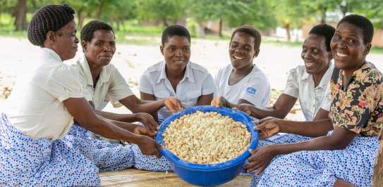 Makande Women's Group with hand-extracted baobab seeds